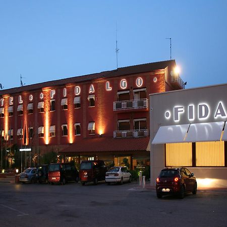 Hotel Fidalgo Каламоча Экстерьер фото