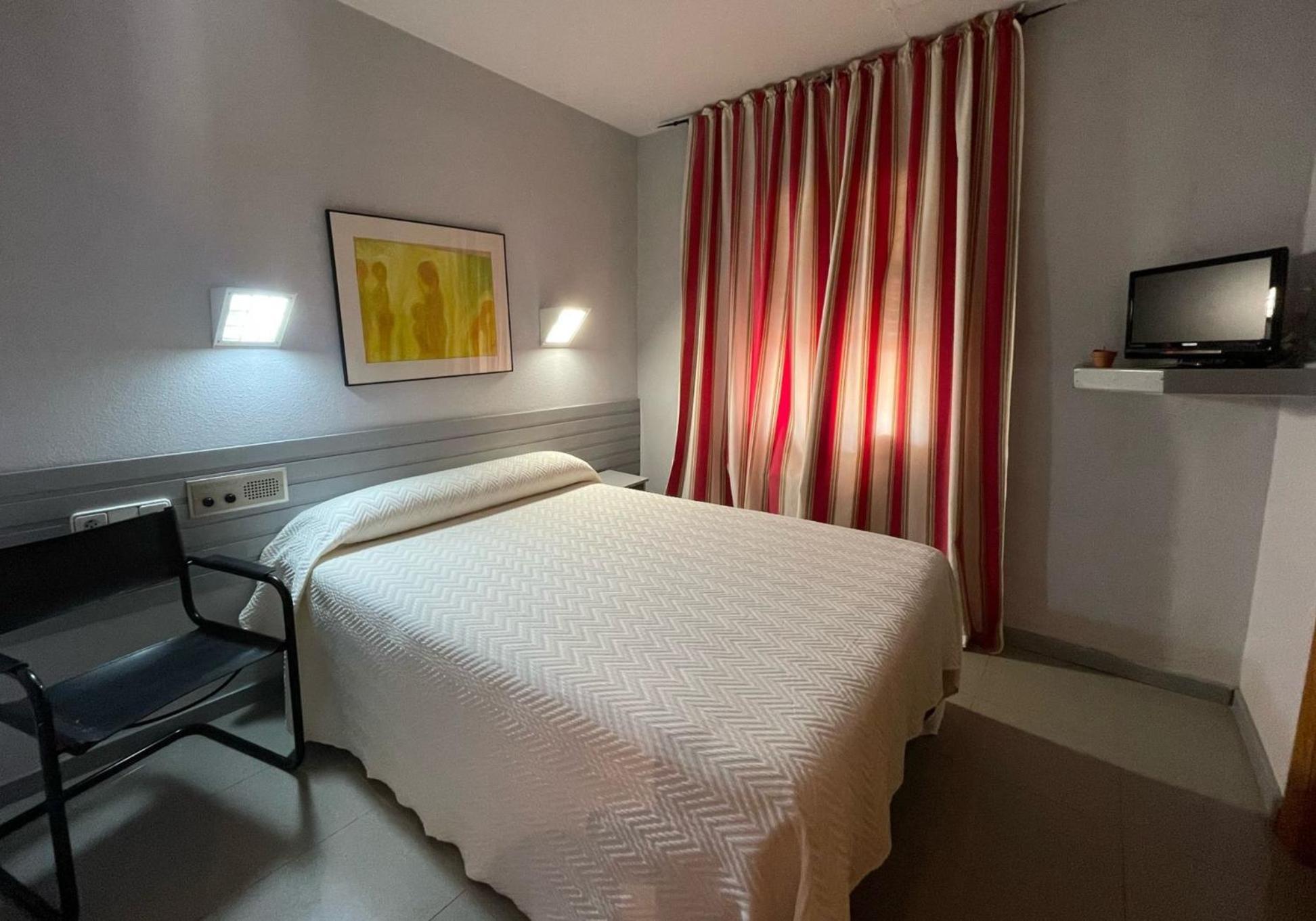 Hotel Fidalgo Каламоча Экстерьер фото