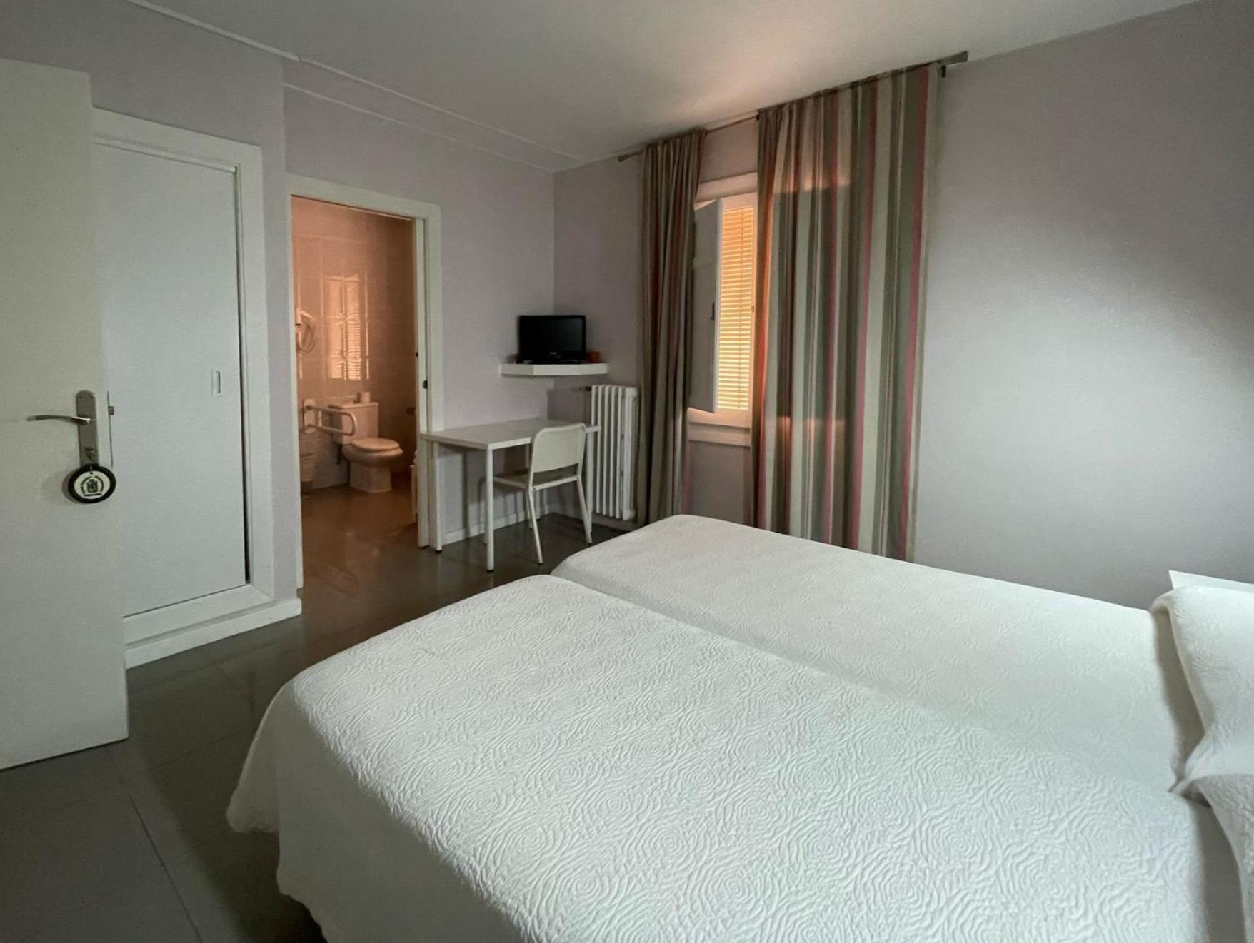 Hotel Fidalgo Каламоча Экстерьер фото